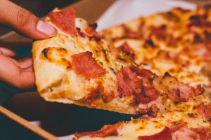 Read more about the article Pizza na plaży – jak zorganizować idealny piknik nad morzem?